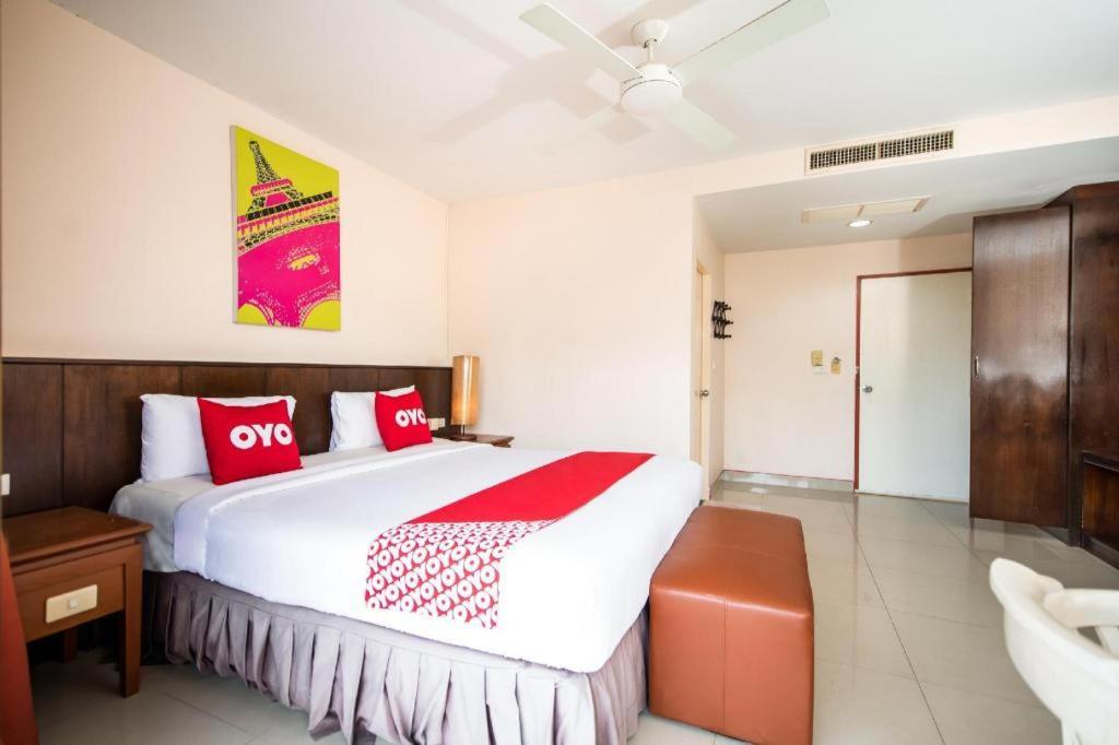 Oyo 343 Wanna Marine Hotel Patong Bagian luar foto