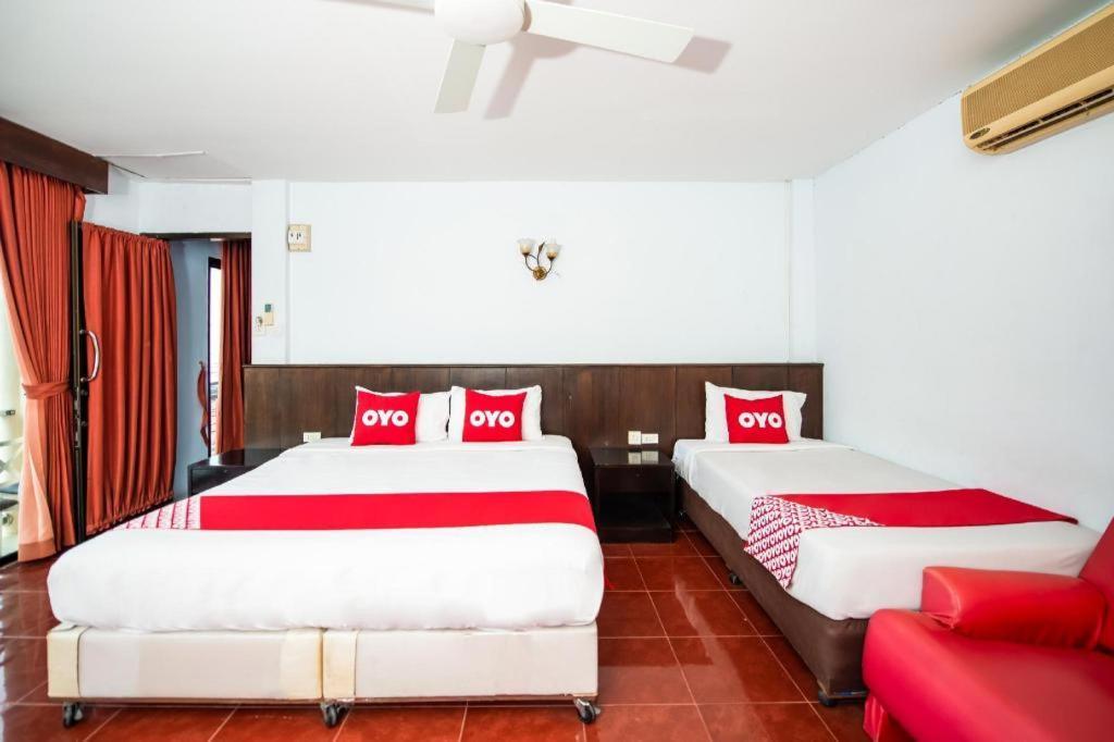 Oyo 343 Wanna Marine Hotel Patong Bagian luar foto