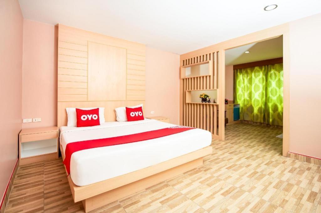 Oyo 343 Wanna Marine Hotel Patong Bagian luar foto