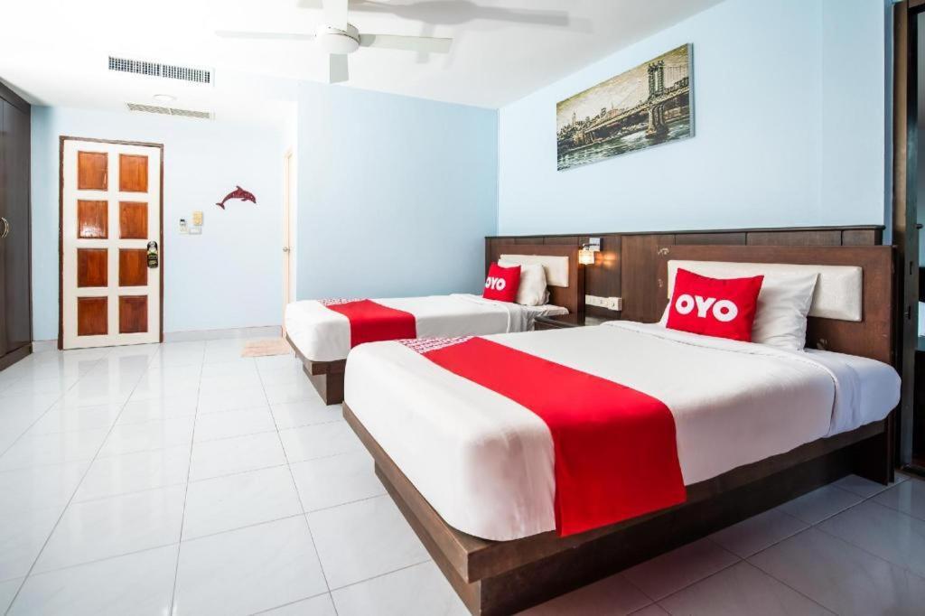 Oyo 343 Wanna Marine Hotel Patong Bagian luar foto